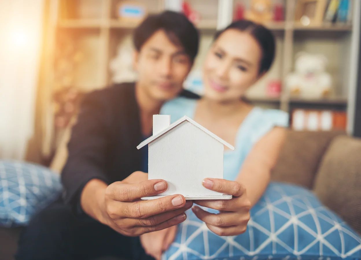 7 Items to Consider When Buying a House With Another Person