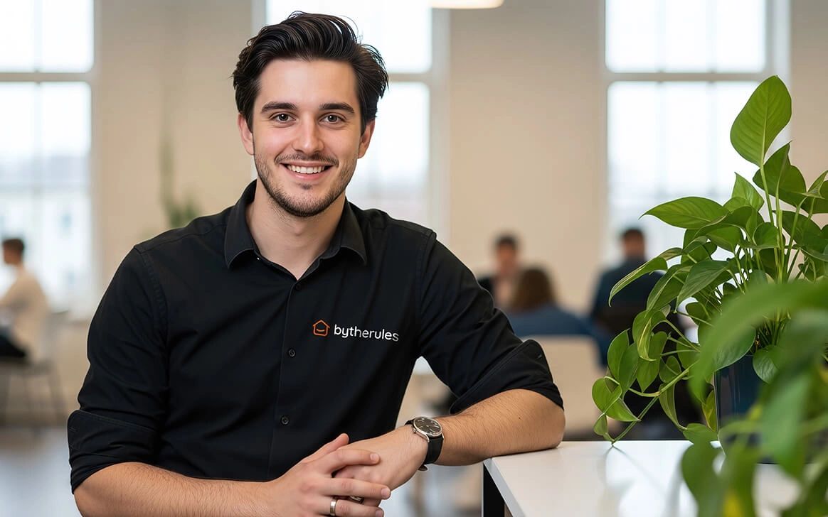 bytherules happy employee